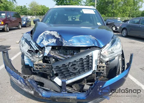 2020 Nissan Kicks Sv Xtronic Cvt z USA, uszkodzony, nr VIN 3N1CP5CV1LL535720